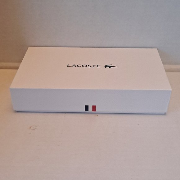 LACOSTE GIFT BOX - Picture 1 of 3